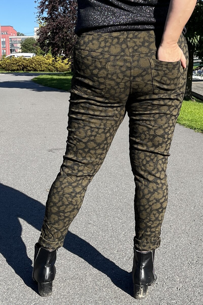 Lara 44 Ankelbyxa Dam Khaki Zabaione