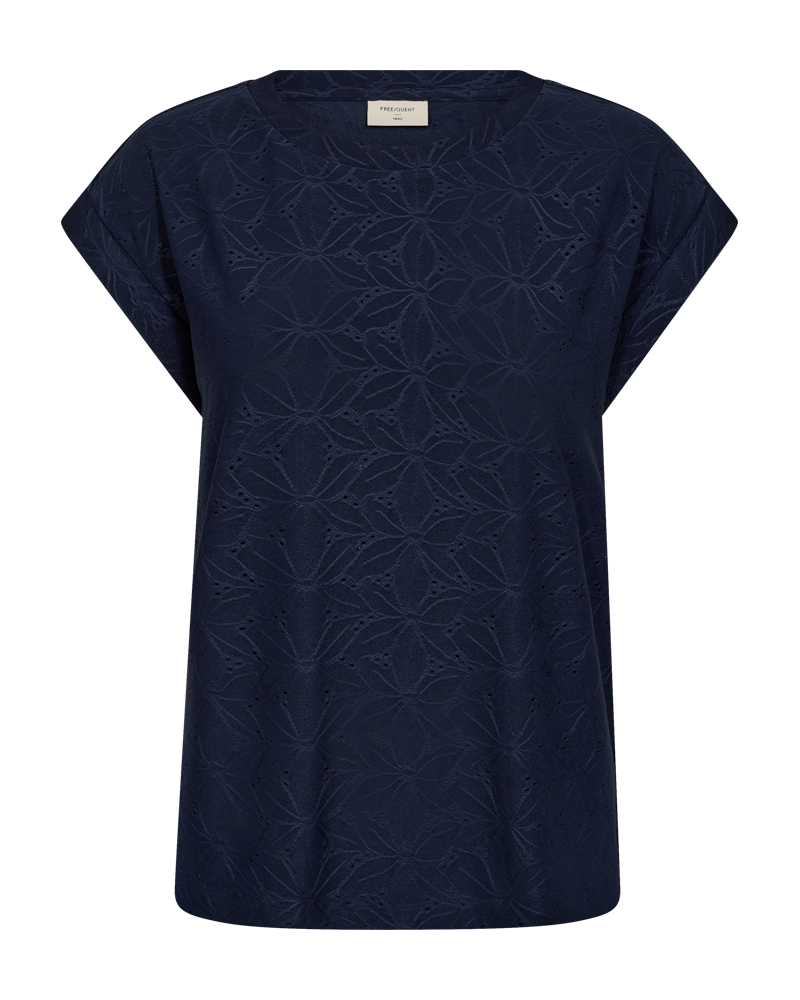 Freequent-Blond-T-shirt-Dam-Navy-Blazer-1