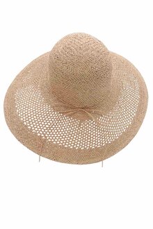 VALSA-Aria-Hatt-Dam-Camel-2